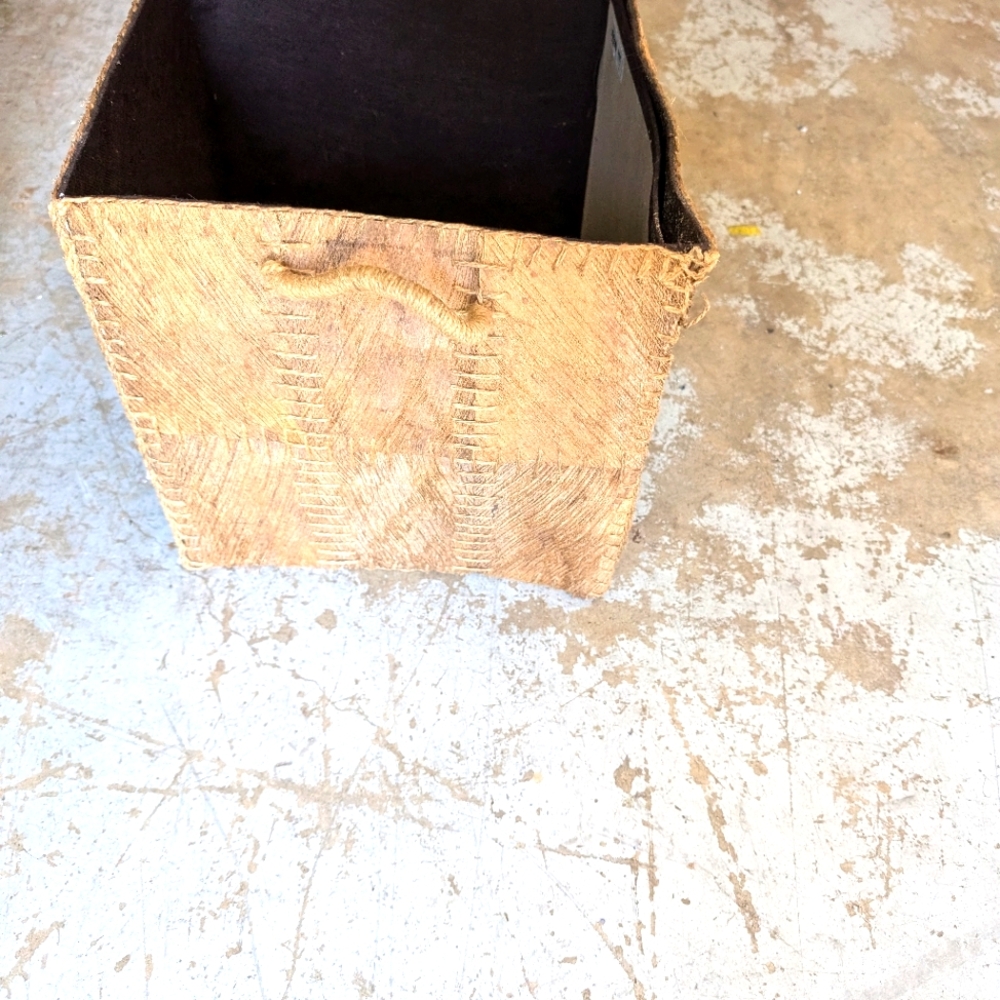 Storage basket